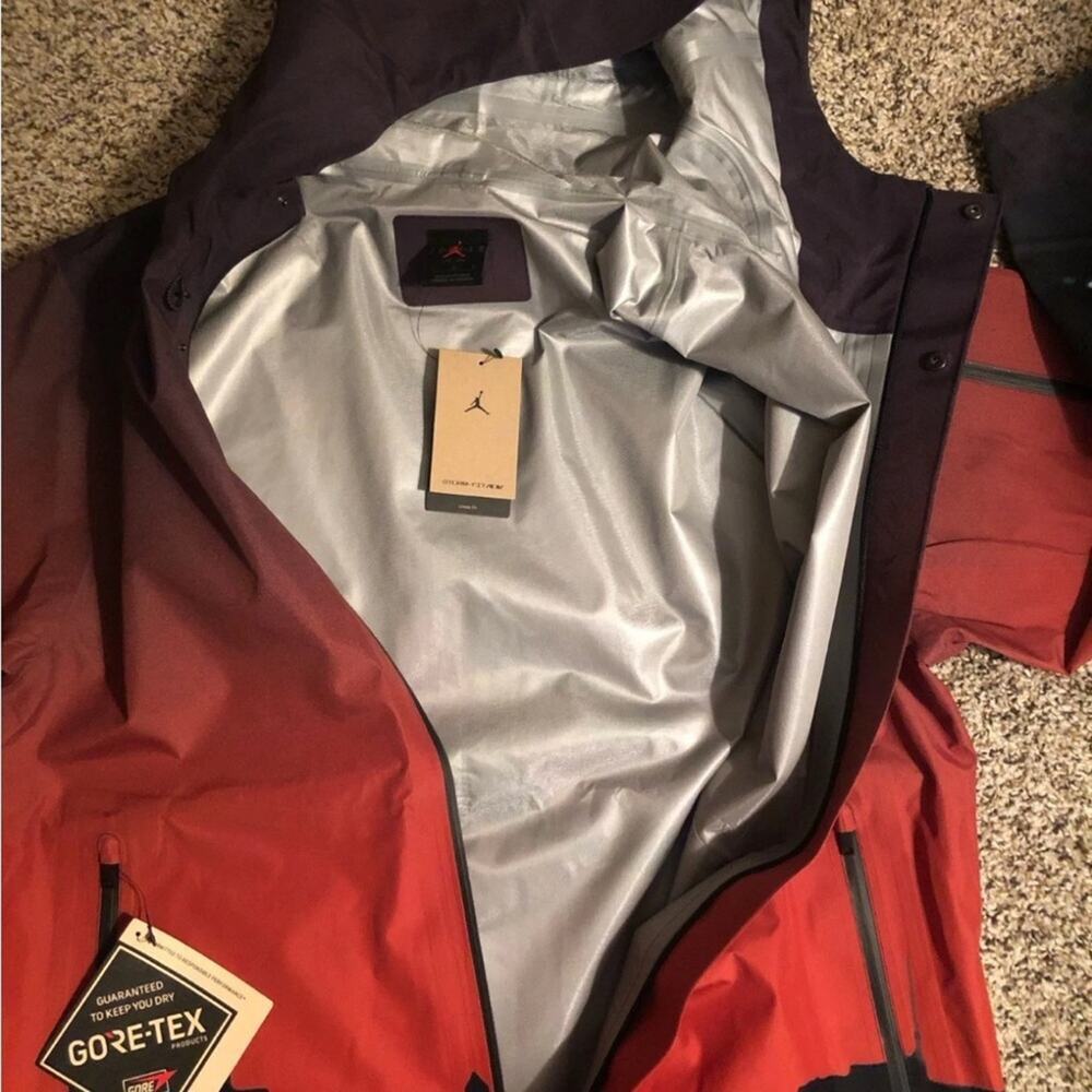 Nike Air Jordan Skyline GORE-TEX Waterproof Jacket HF9285-010 Men's Small BNWT - Picture 3 of 6